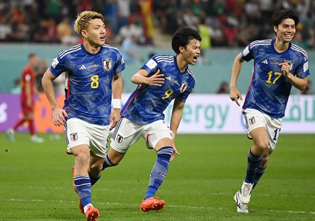 游戏玩法-亚洲队致胜秘籍？日本都抛弃的踢法，我们还学什么？