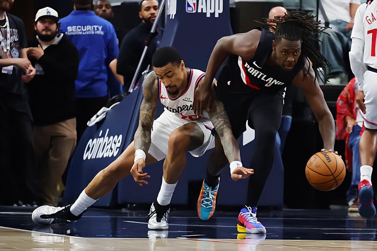 百家乐规则-个人表现已经非常出色了，但快船锋线大将并没有得到基本的支持？