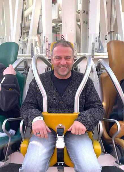 百家乐-放松一下，弗里克到巴塞罗那蒂比达博游乐场玩跳楼机